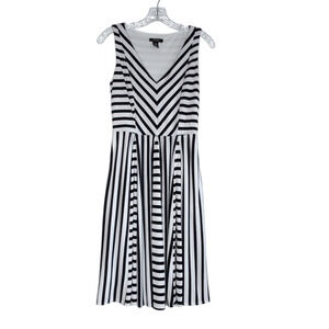Alfani Black & White Striped V-Neck Sleeveless Dress with pockets, size 2